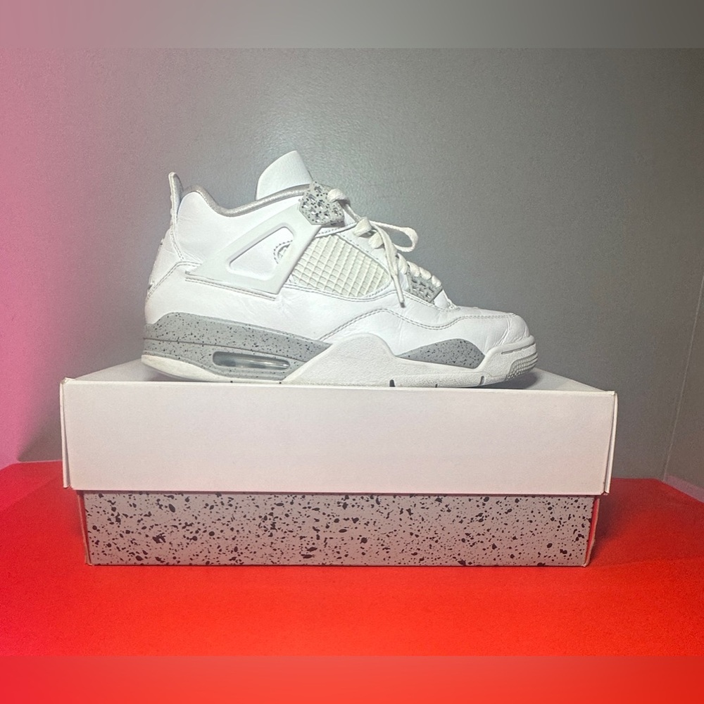 Size 10 - Jordan 4 Retro Mid White Oreo